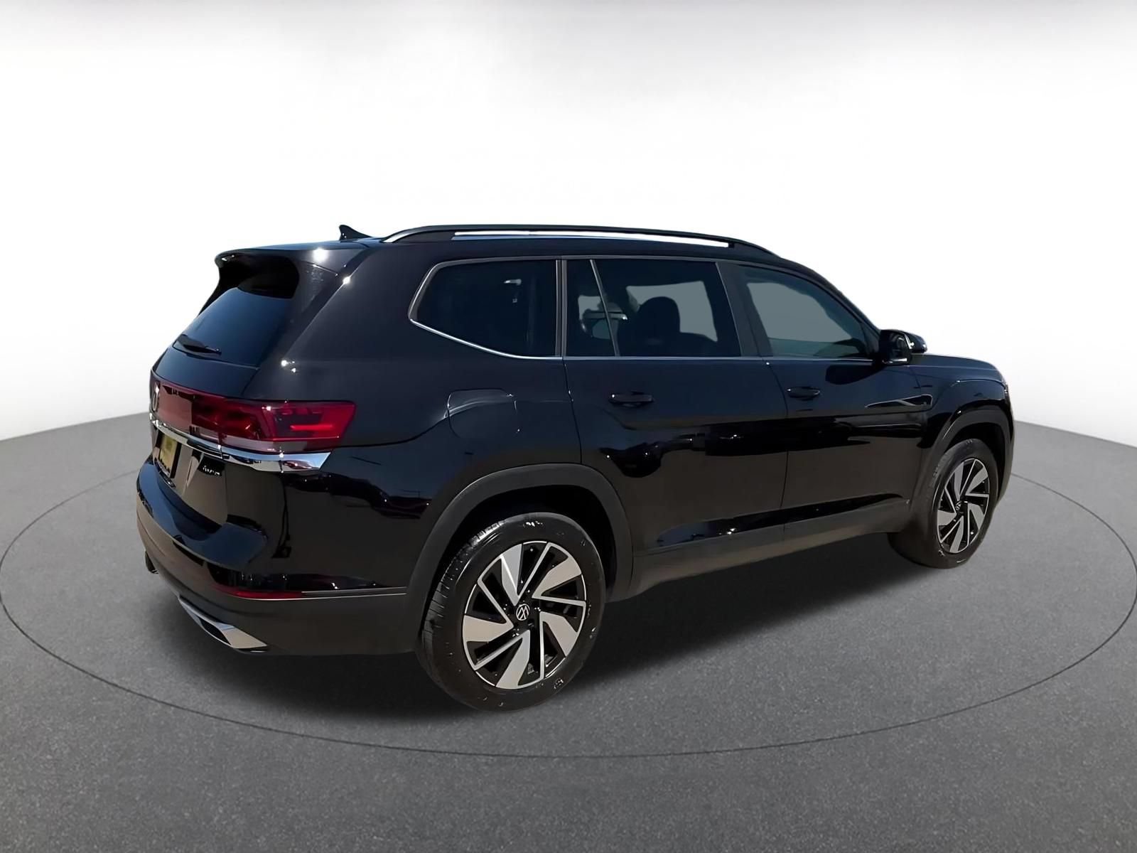 Used 2026 Volkswagen Atlas SE AWD/4WD image 14
