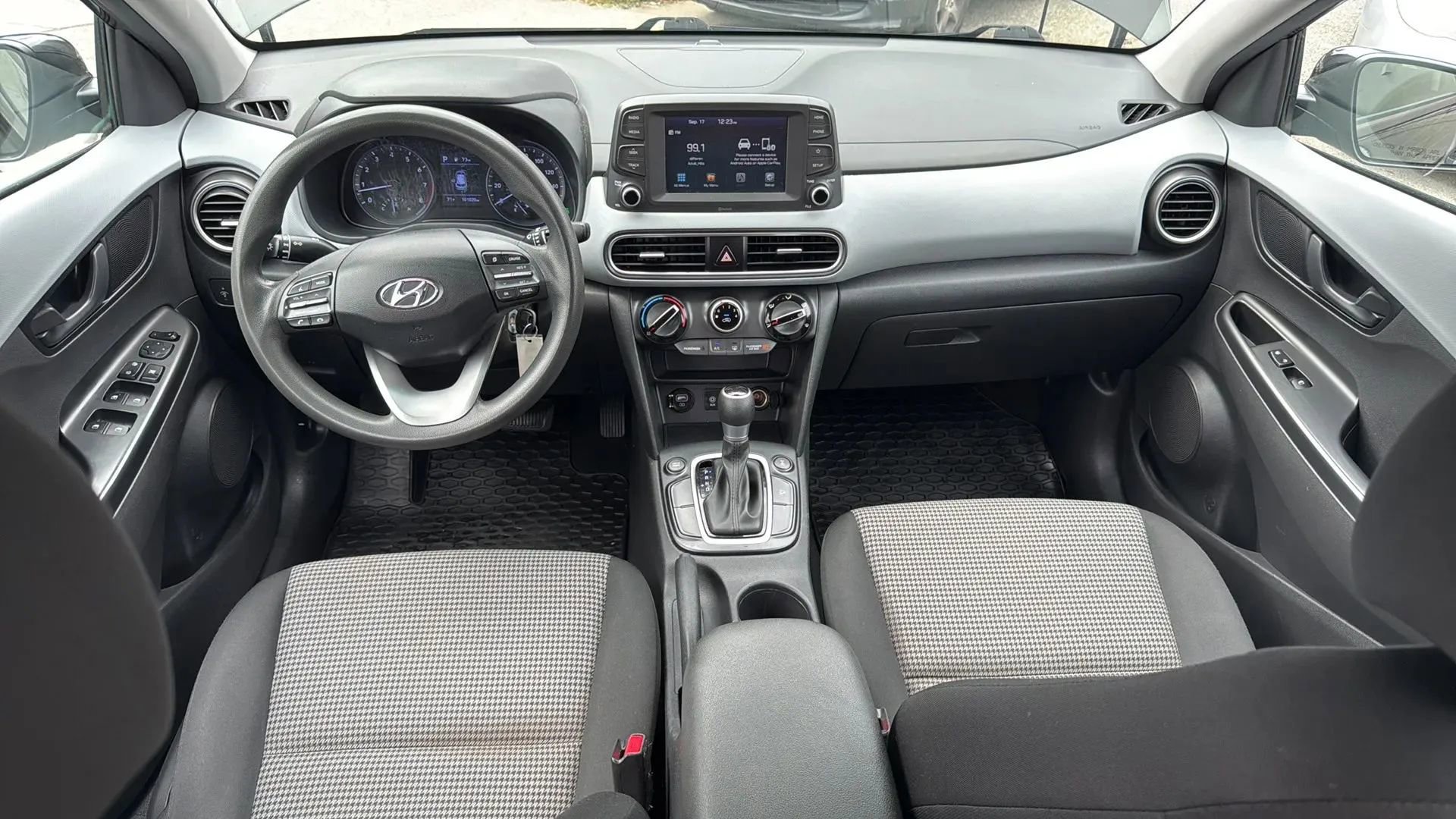 Used 2020 Hyundai Kona SE image 29