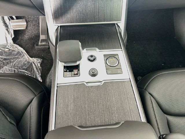 New 2027 Land Rover Range Rover SE AWD/4WD image 18