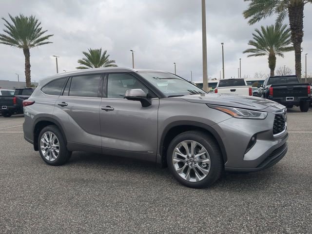 New 2026 Toyota Highlander Limited AWD/4WD image 2