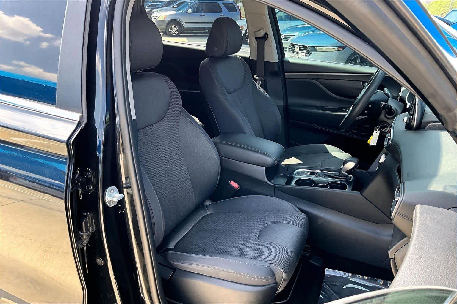 Used 2019 Hyundai Santa Fe SE FWD image 9