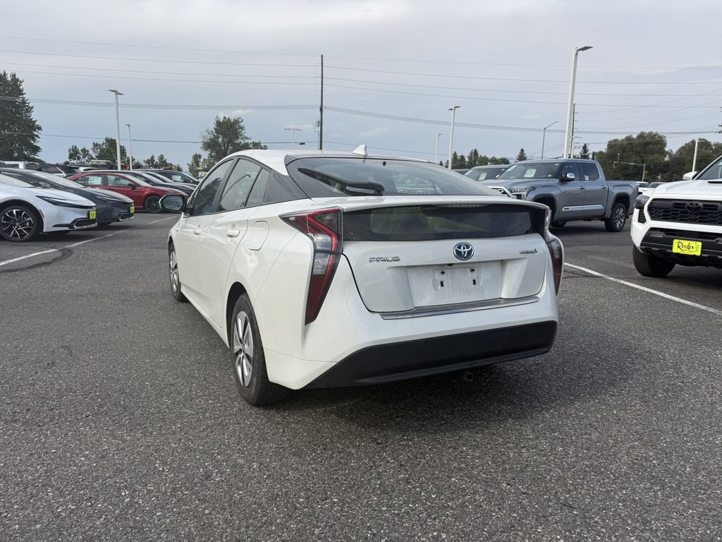 Used 2016 Toyota Prius Four w/ Advanced Technology Package FWD image 3
