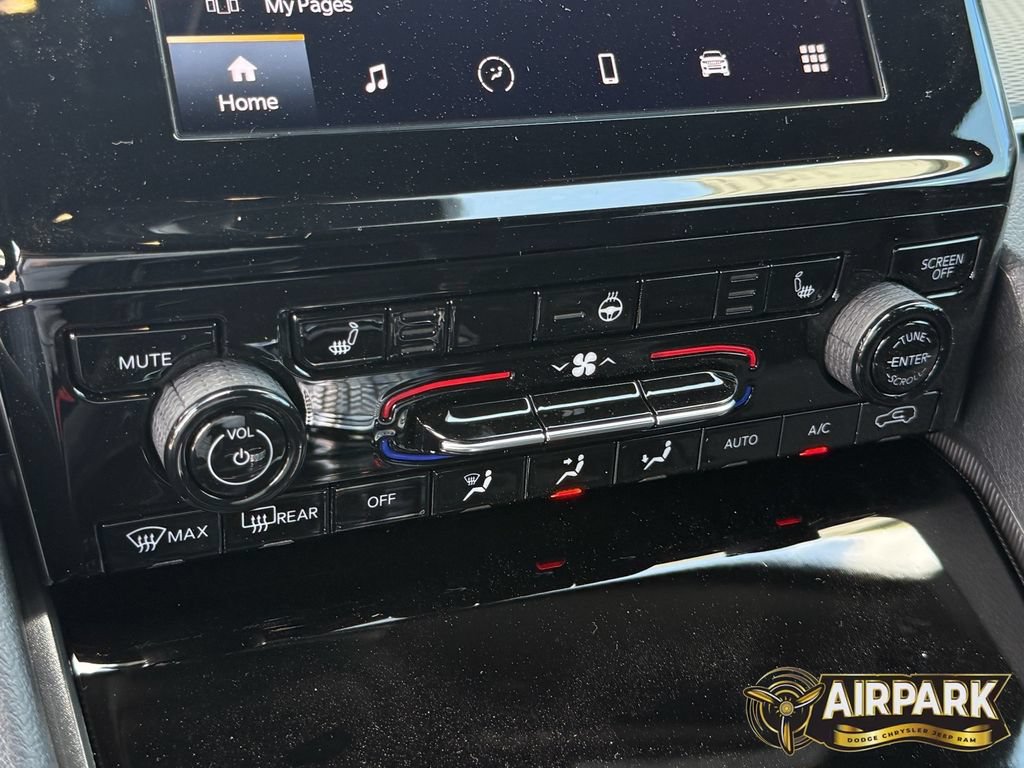 New 2025 Jeep Grand Cherokee L Laredo w/ Luxury Tech Group I AWD/4WD image 16