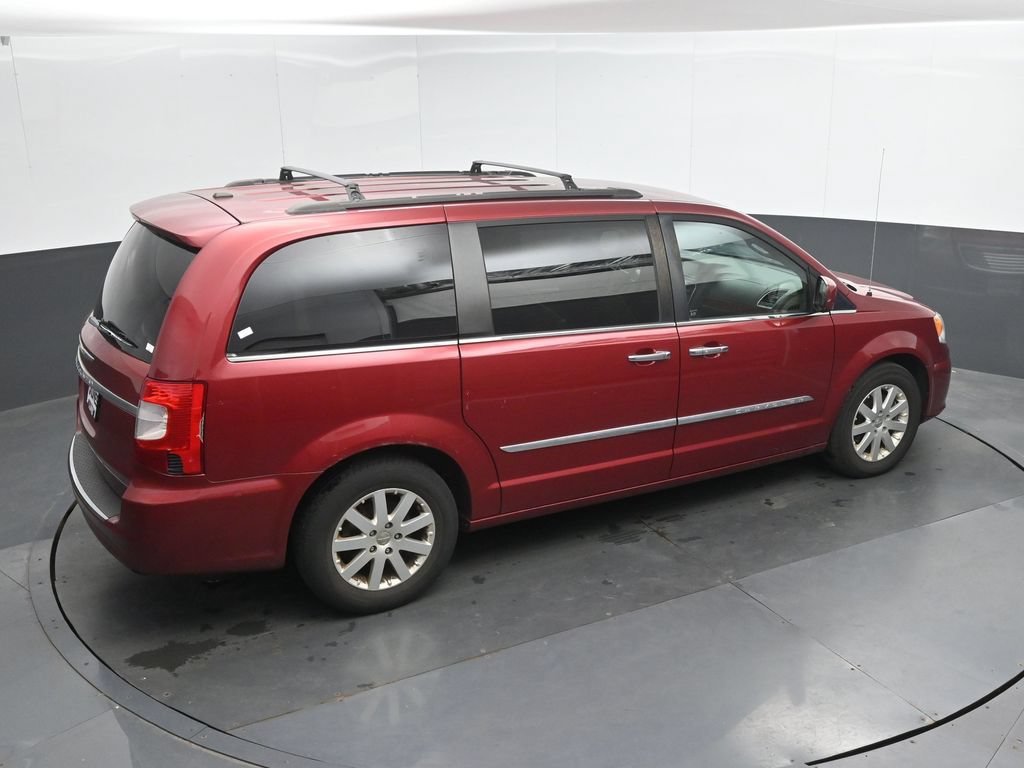 Used 2016 Chrysler Town & Country Touring w/ Driver Convenience Group FWD image 26