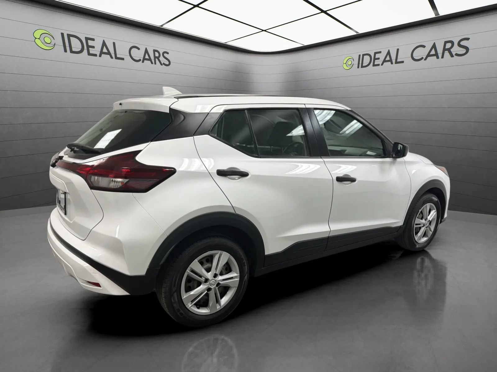 Used 2022 Nissan Kicks S FWD image 5