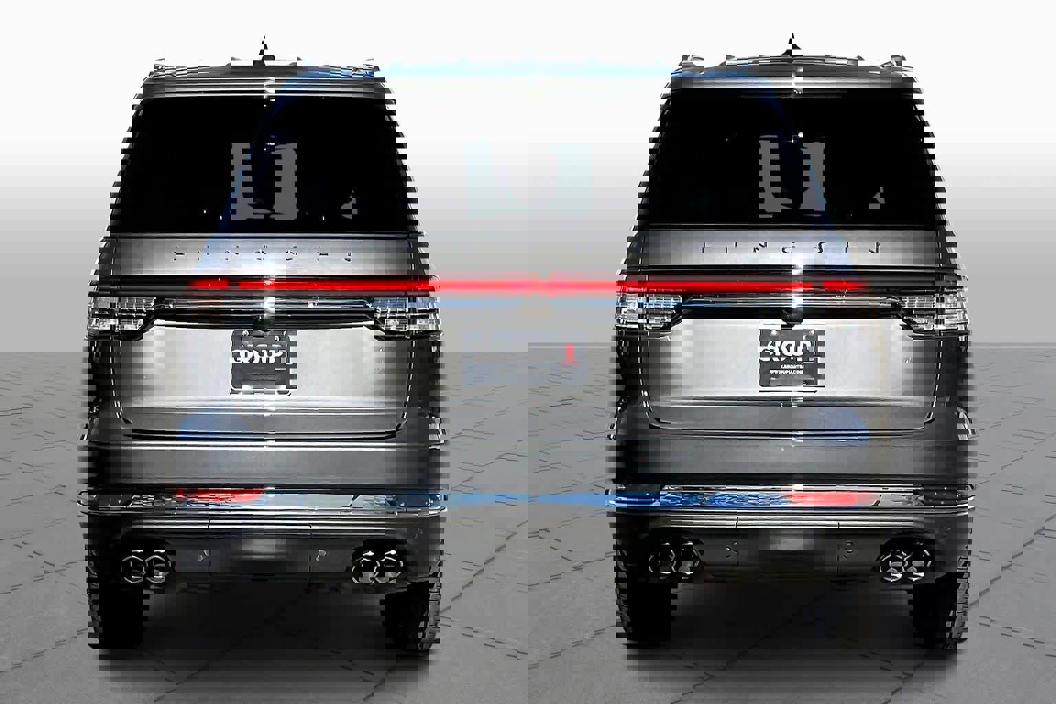 Used 2023 Lincoln Aviator Reserve w/ Equipment Group 201A image 4