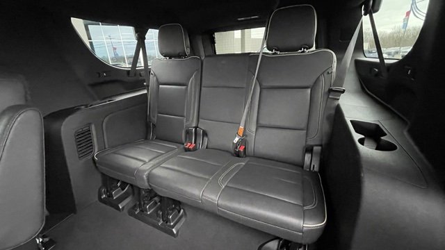 Used 2023 Chevrolet Suburban Premier image 24