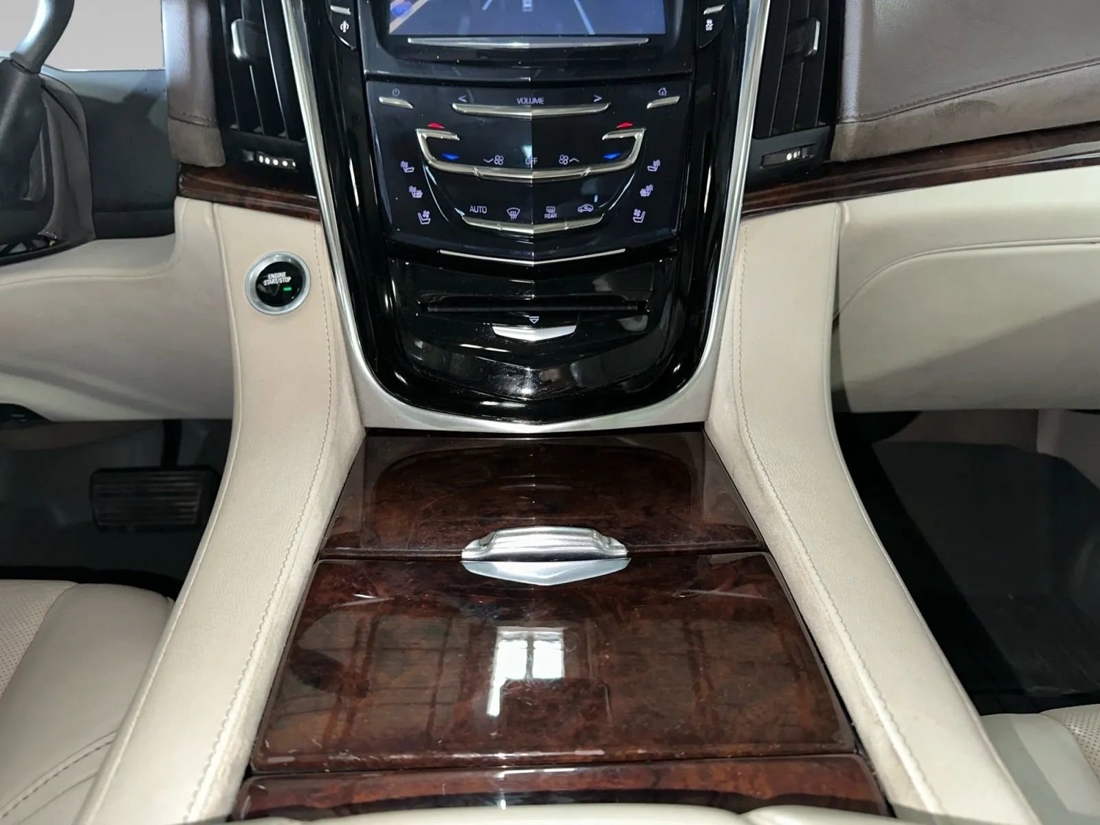 Used 2015 Cadillac Escalade ESV Premium AWD/4WD image 23