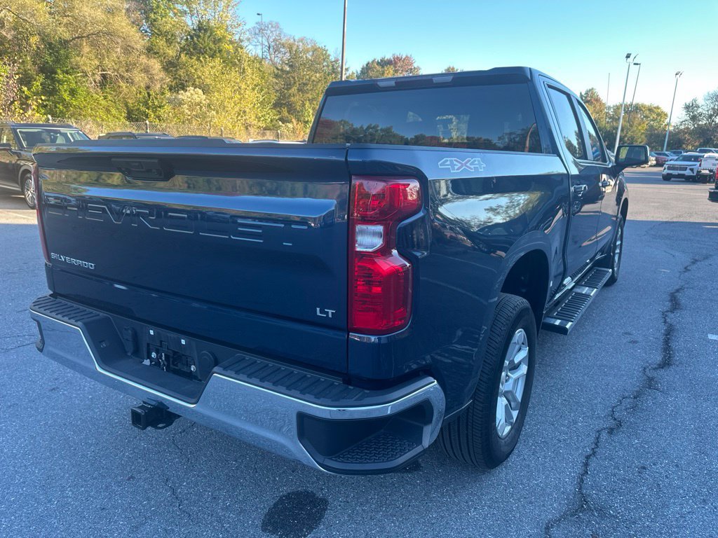 Used 2023 Chevrolet Silverado 1500 LT AWD/4WD image 5