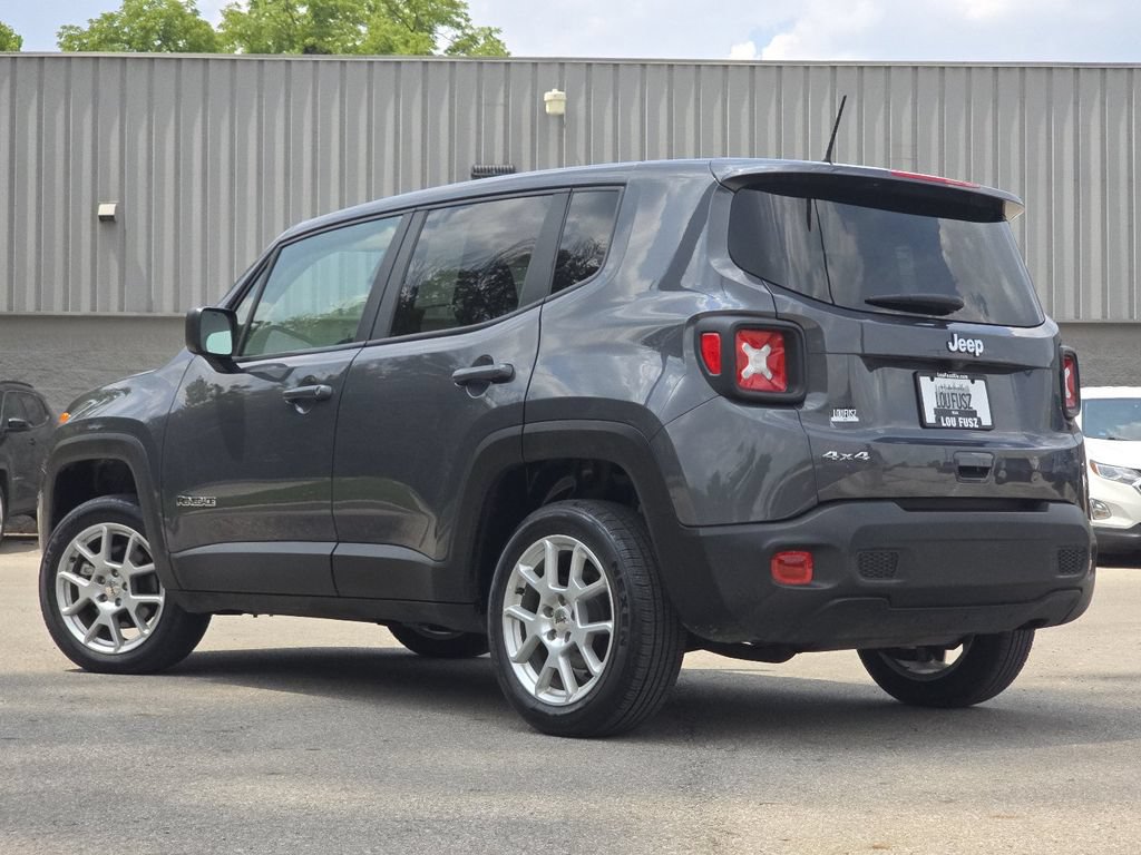 Used 2023 Jeep Renegade Latitude AWD/4WD image 13