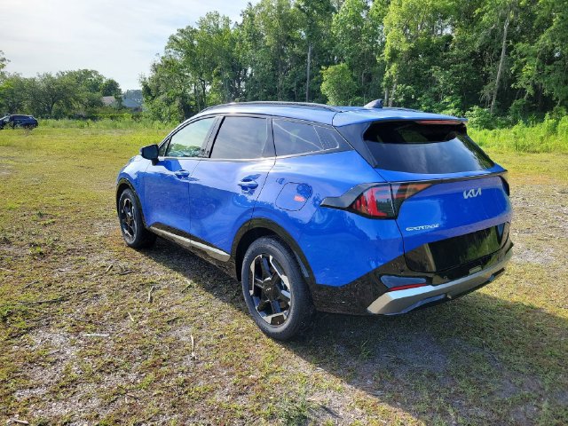 New 2026 Kia Sportage SX FWD image 3