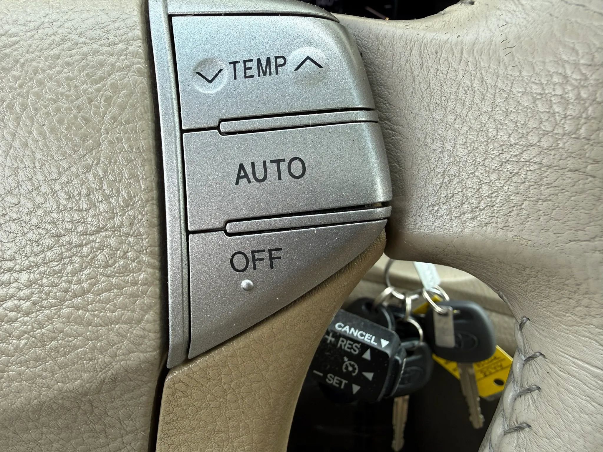 Used 2005 Toyota Avalon XLS FWD image 30