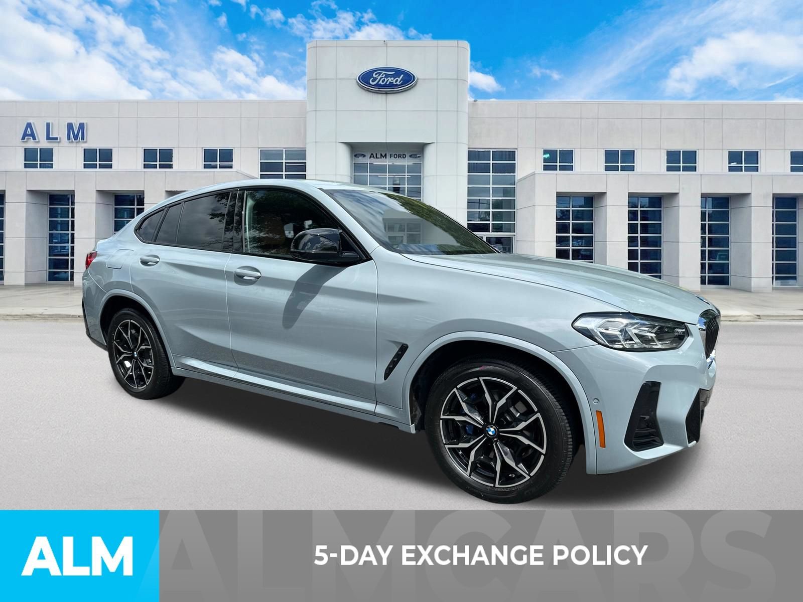 Used 2024 BMW X4 M40i AWD/4WD image 3