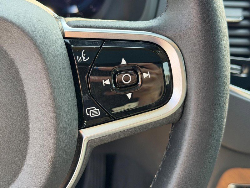 Certified 2023 Volvo XC90 B6 Plus w/ Protection Package Premier image 23