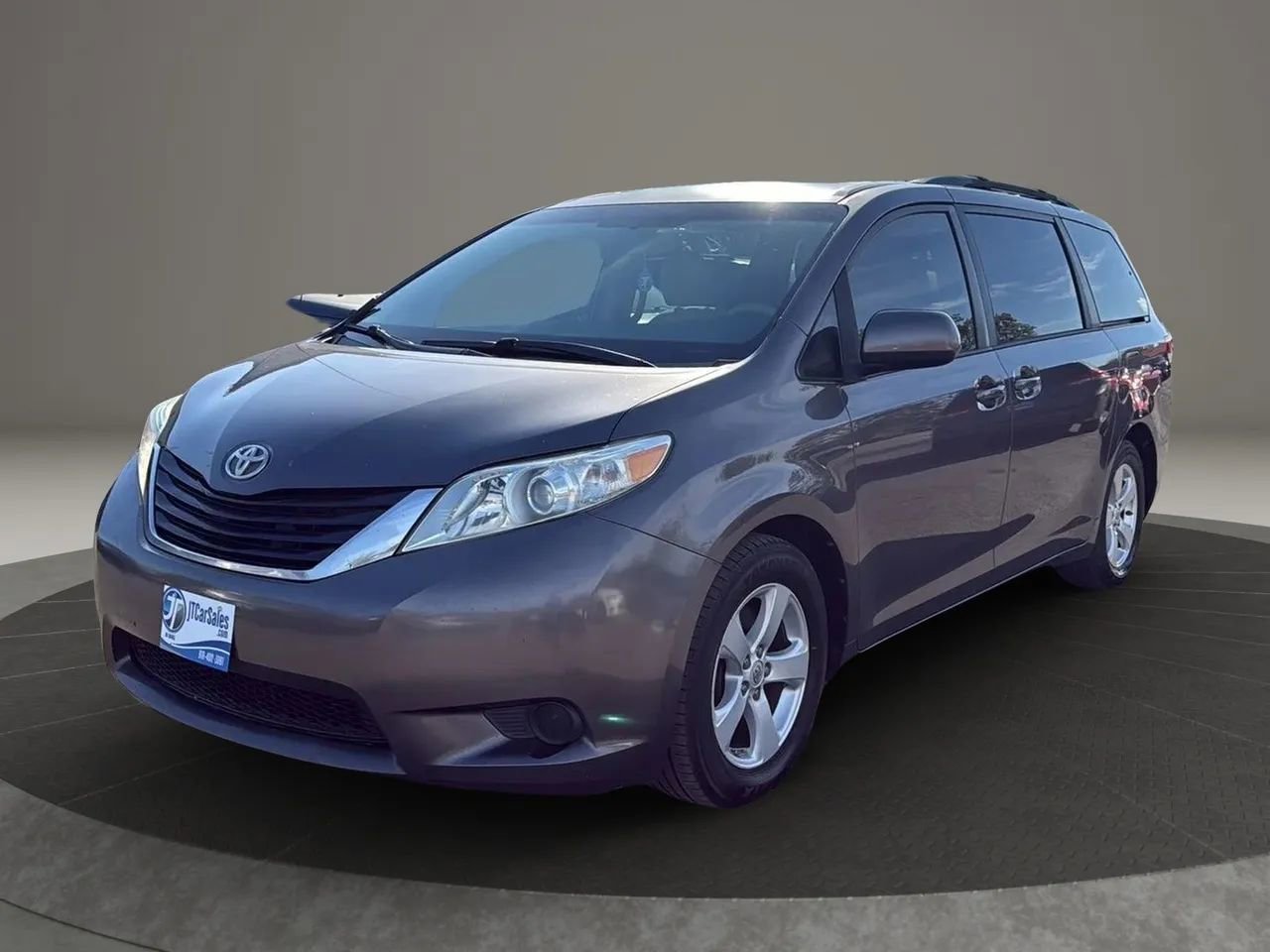 Used 2012 Toyota Sienna LE image 7