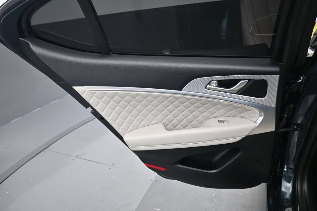 Used 2023 Genesis G70 3.3T w/ Sport Prestige Package RWD image 37
