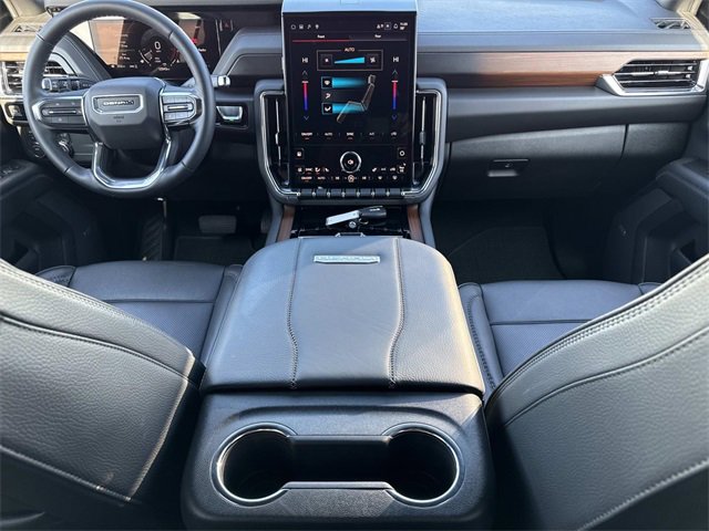 Used 2025 GMC Yukon Denali w/ Sun & Power Step Package image 17