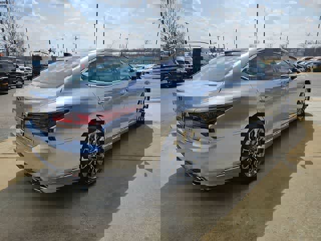 Used 2023 Lexus LS 500 AWD w/ Interior Upgrade Package image 9