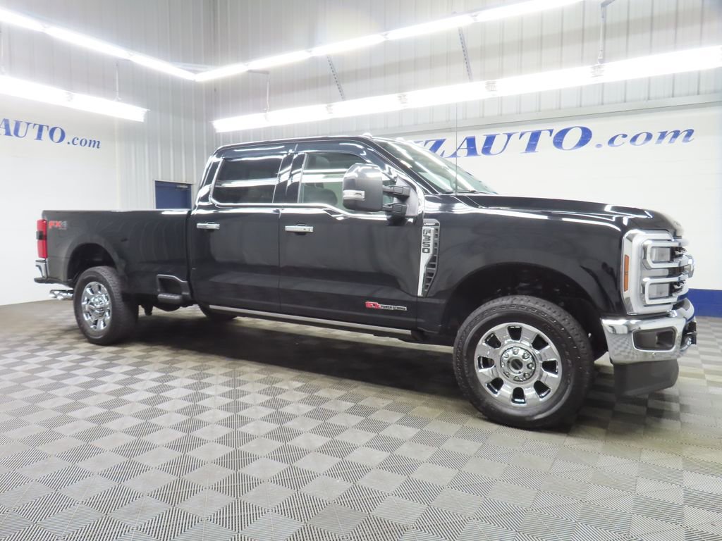 Used 2026 Ford F350 Lariat w/ Lariat Ultimate Package AWD/4WD image 3