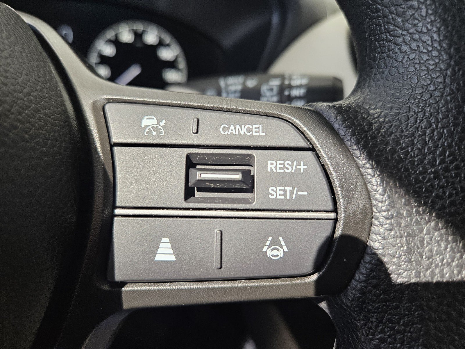 Used 2025 Honda HR-V LX image 26