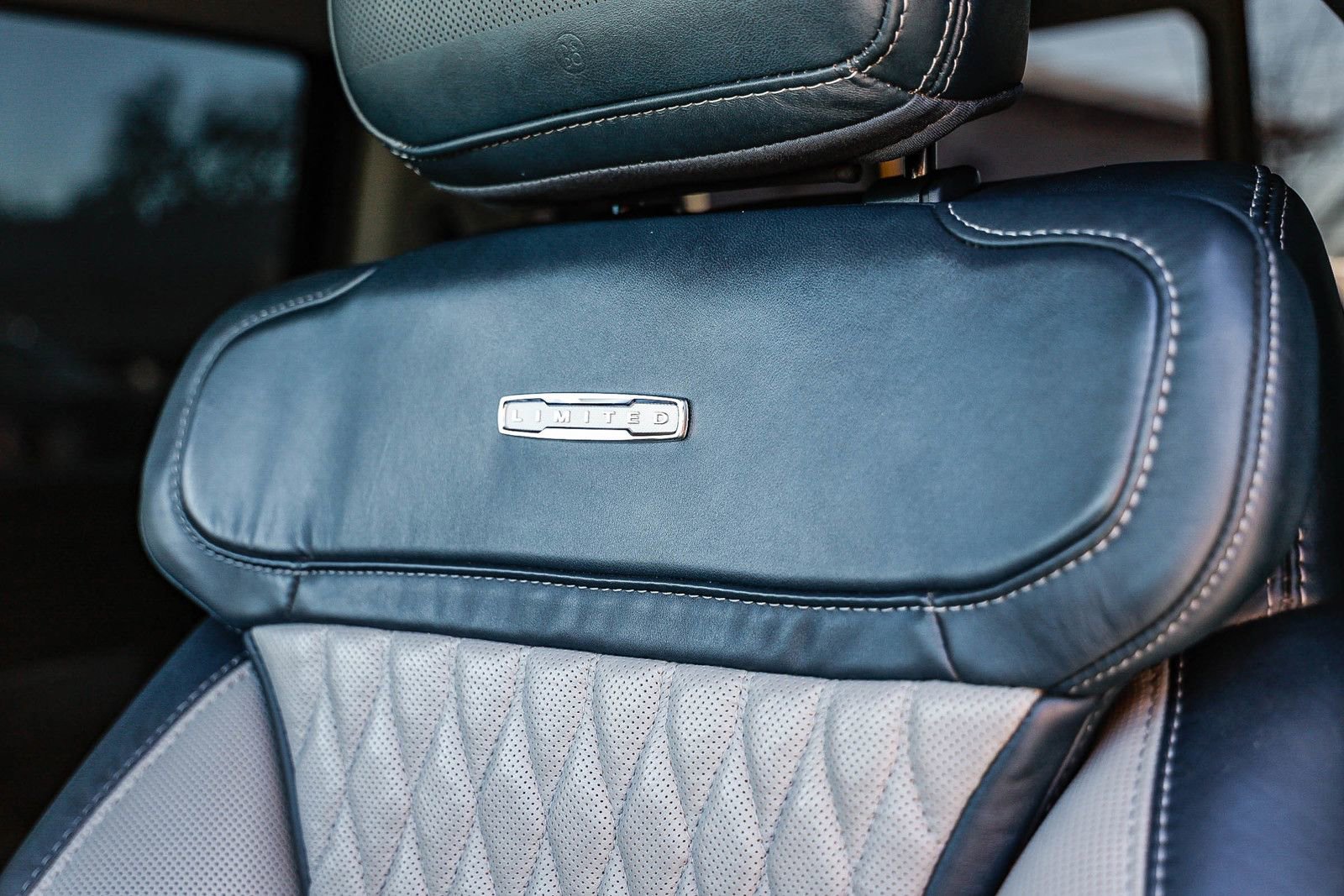 Used 2023 Ford F250 Limited w/ FX4 Off-Road Package image 26