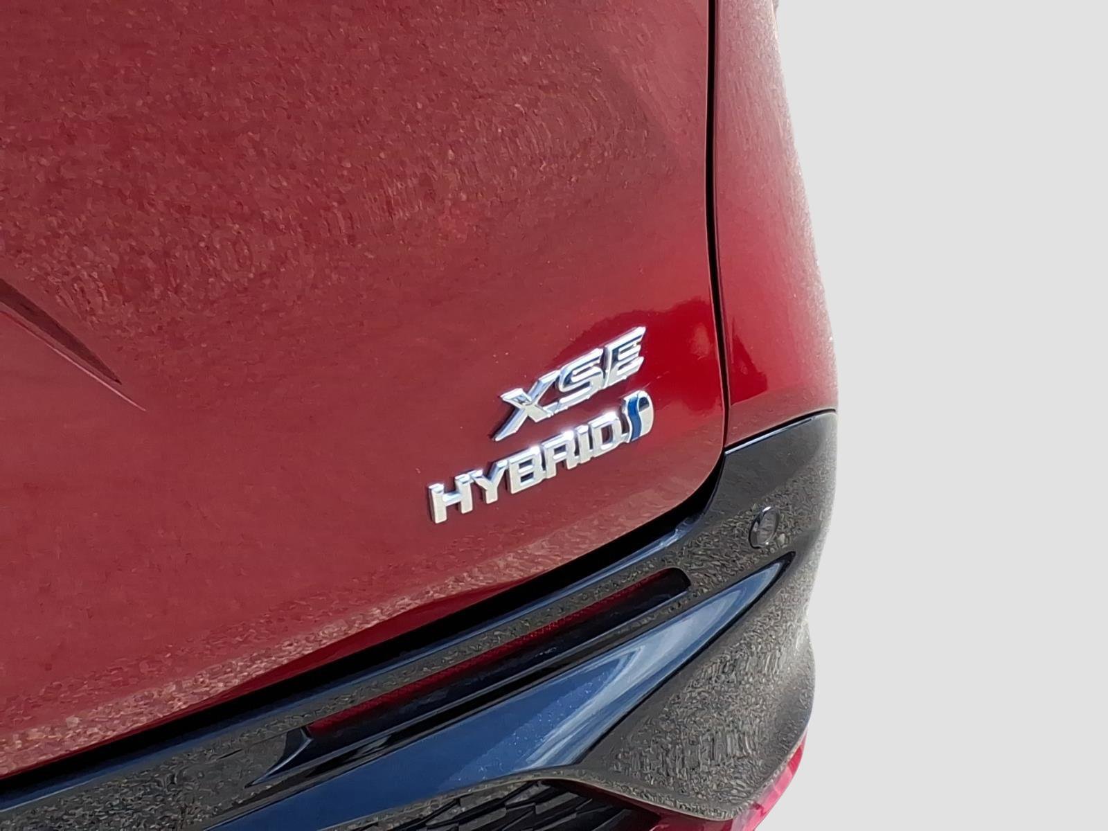 Used 2022 Toyota Sienna XSE image 5