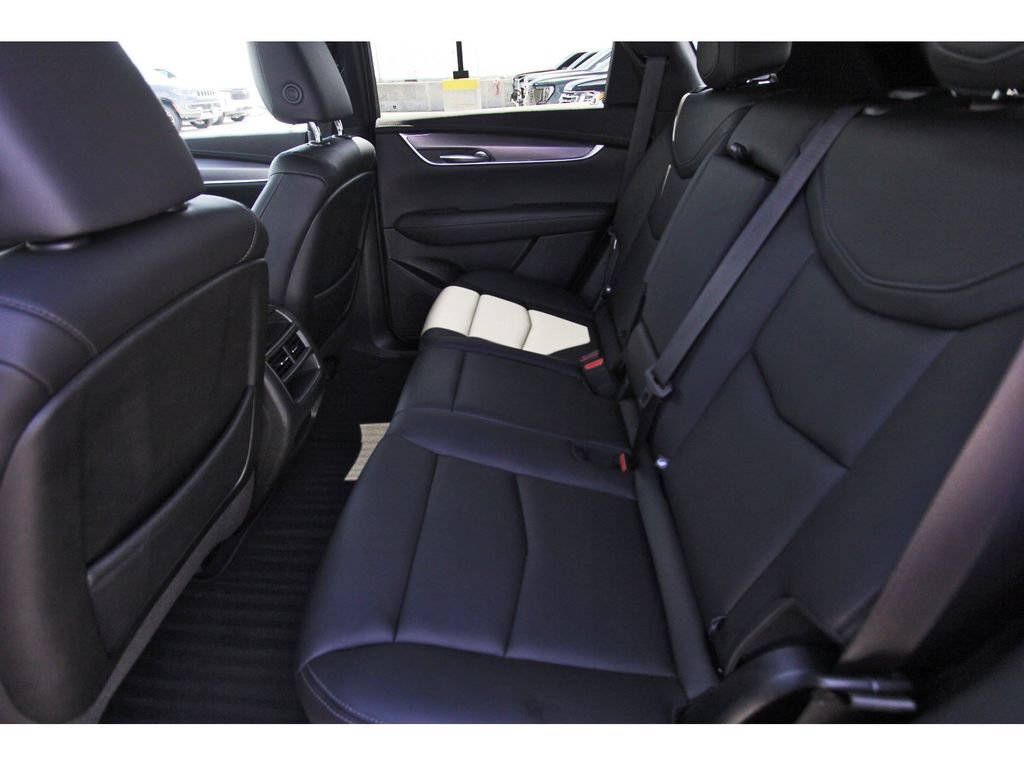 Used 2023 Cadillac XT5 Luxury FWD image 7