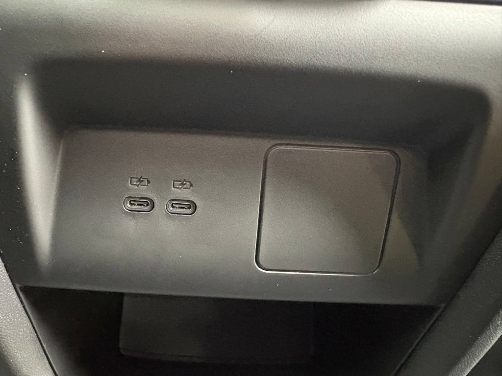 New 2026 Chevrolet Traverse LT w/ LPO, Floor Liner Package FWD image 39