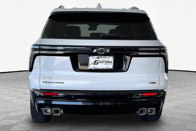 New 2027 Chevrolet Traverse RS FWD image 4