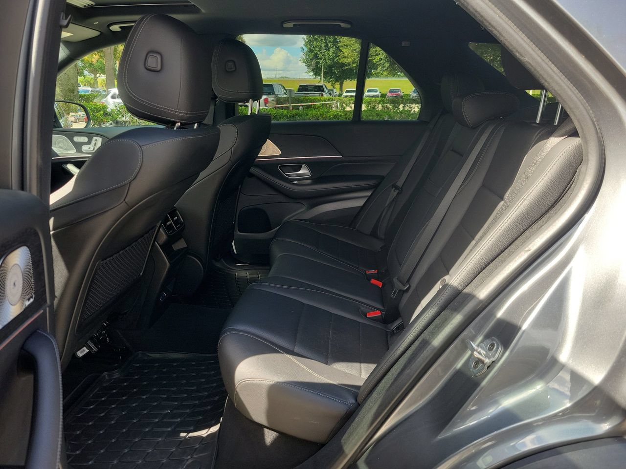 Used 2025 Mercedes-Benz GLE 350 4MATIC image 11