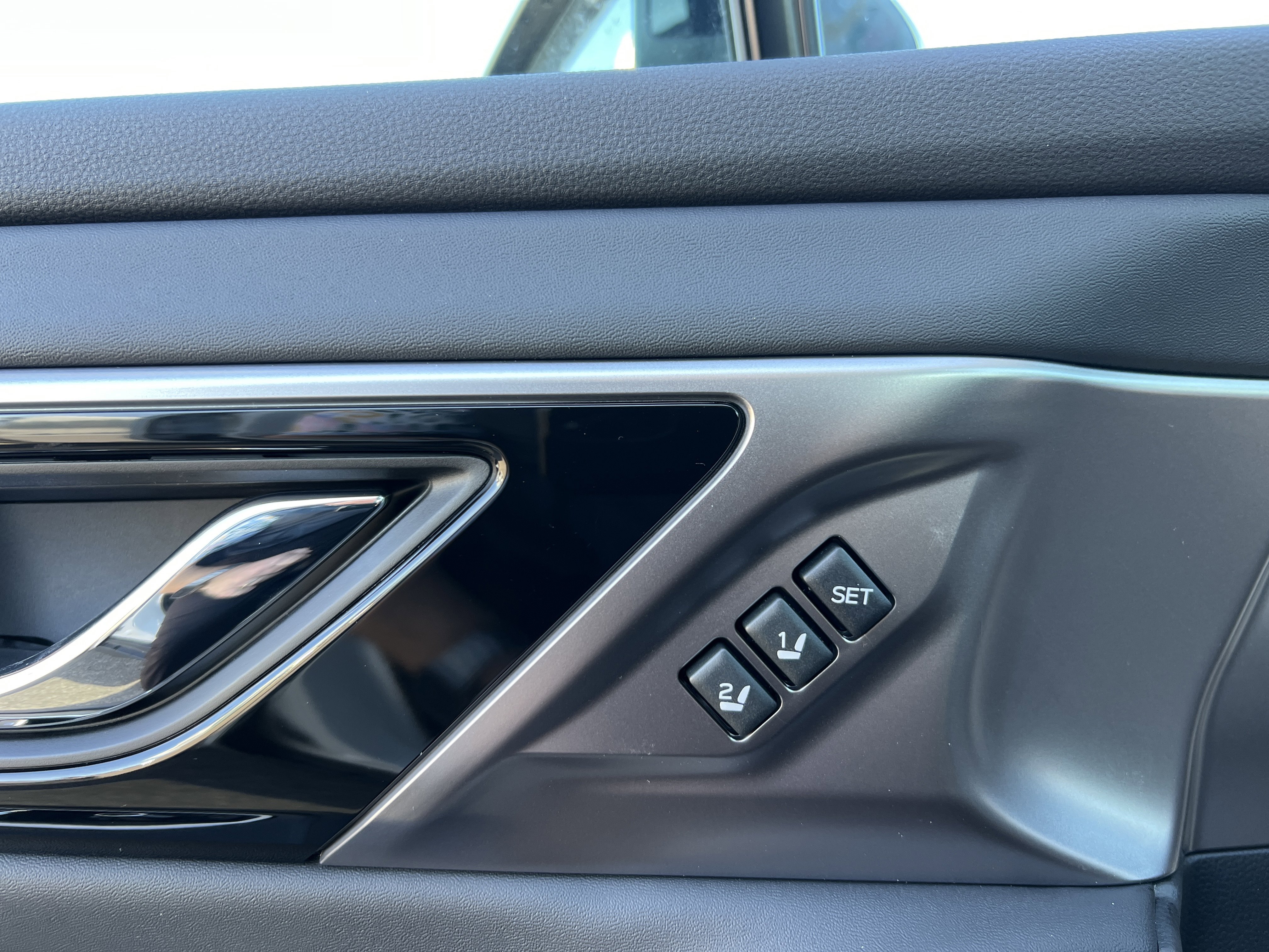 Used 2025 Subaru Outback Touring XT image 6