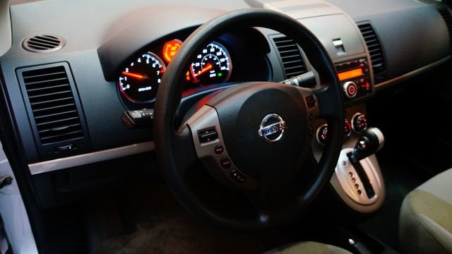 Used 2010 Nissan Sentra 2.0 SR image 9