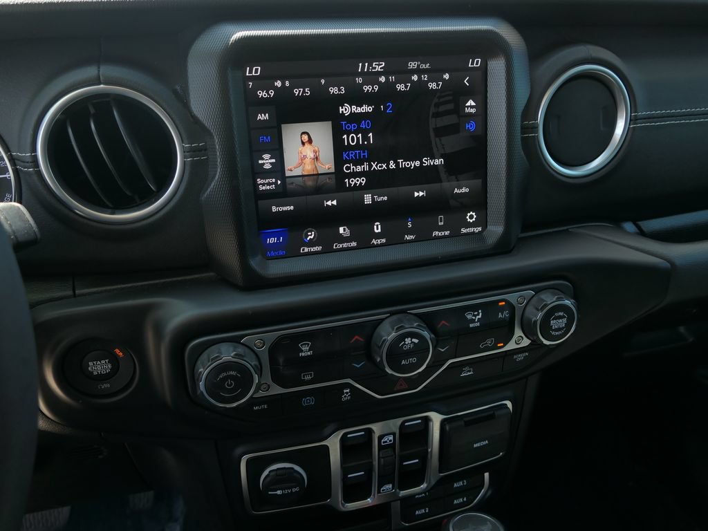 Used 2023 Jeep Wrangler Unlimited Sahara AWD/4WD image 17