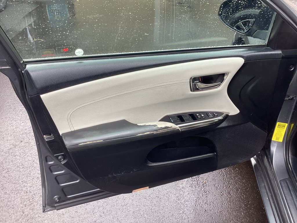 Used 2018 Toyota Avalon XLE image 27