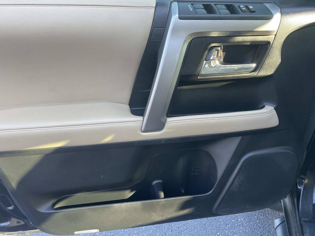 Used 2022 Toyota 4Runner SR5 RWD image 33