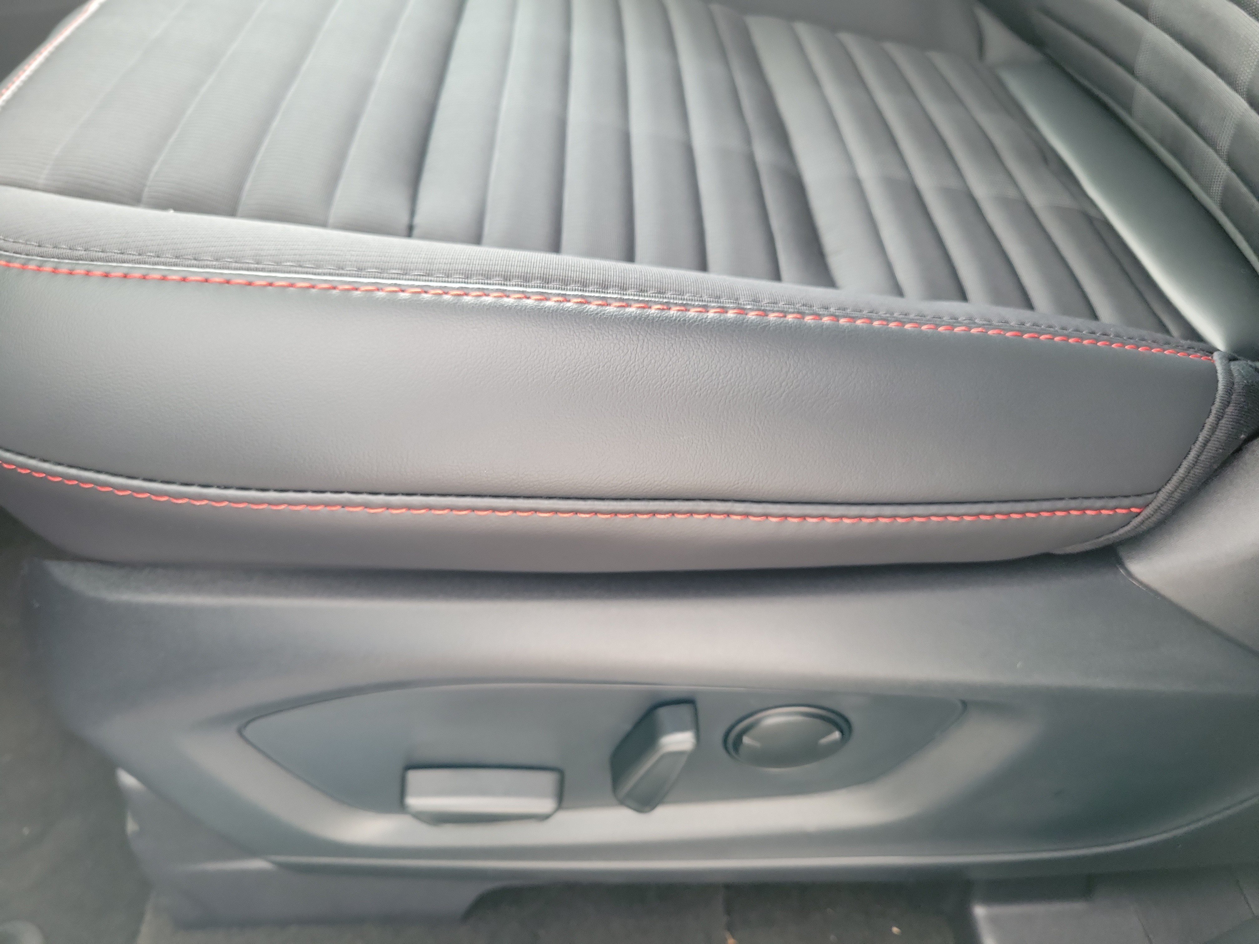 New 2027 Ford Explorer ST-Line w/ Premium Package RWD image 22