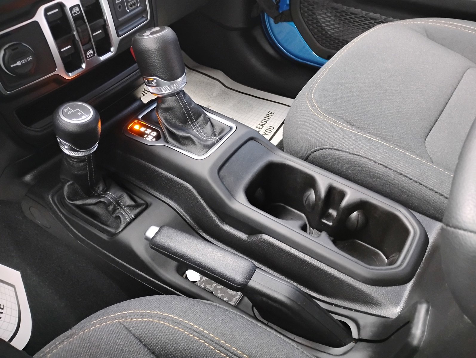 Used 2024 Jeep Wrangler Sport S image 13