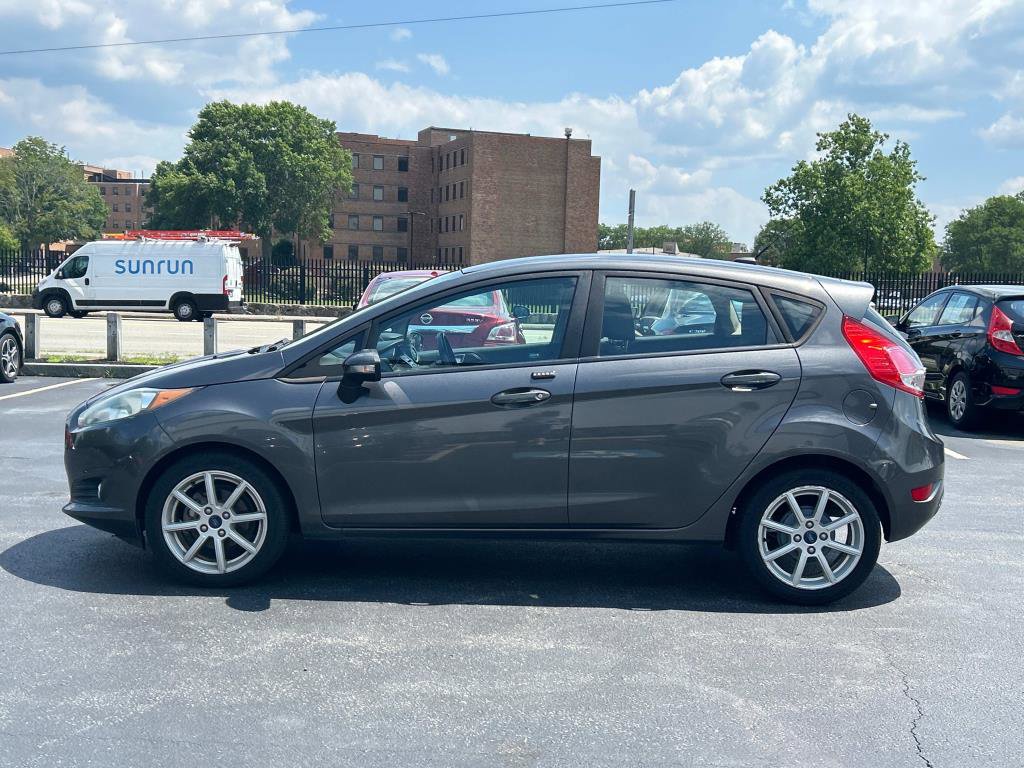 Used 2015 Ford Fiesta SE image 6