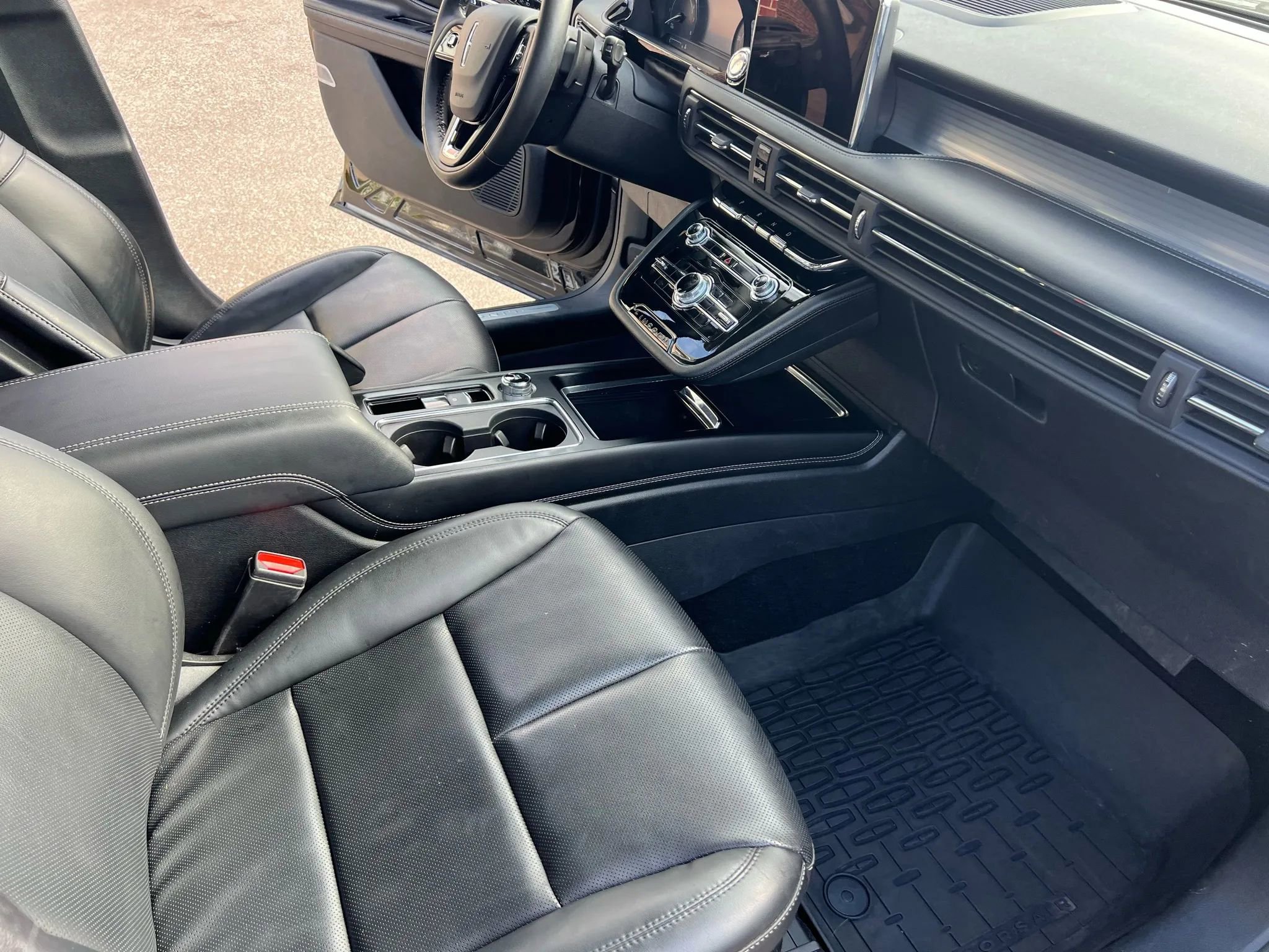 Used 2022 Lincoln Corsair AWD w/ Equipment Group 101A image 23