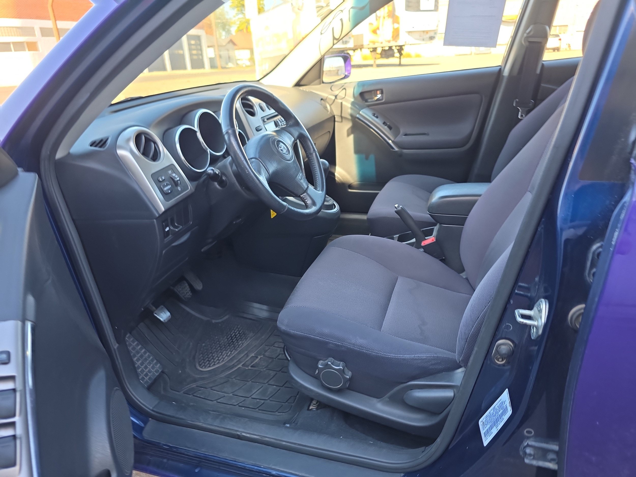 Used 2003 Toyota Matrix FWD image 2