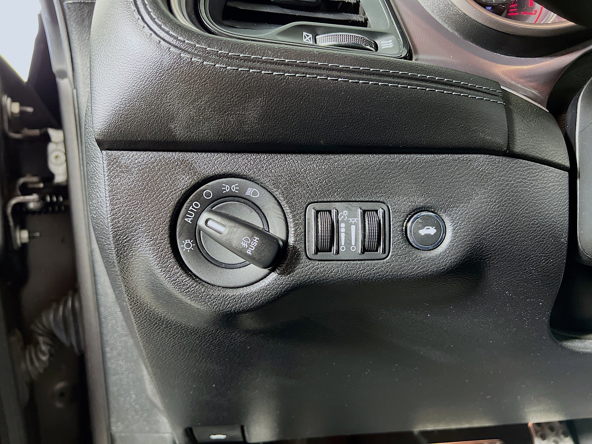 Used 2020 Dodge Challenger GT w/ Plus Package image 10