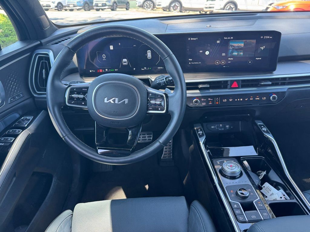 Certified 2025 Kia Sorento SX Prestige image 9