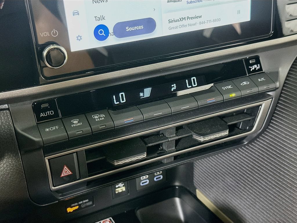 Used 2026 Toyota Camry SE FWD image 26
