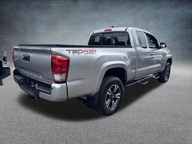 Used 2016 Toyota Tacoma TRD Sport AWD/4WD image 7