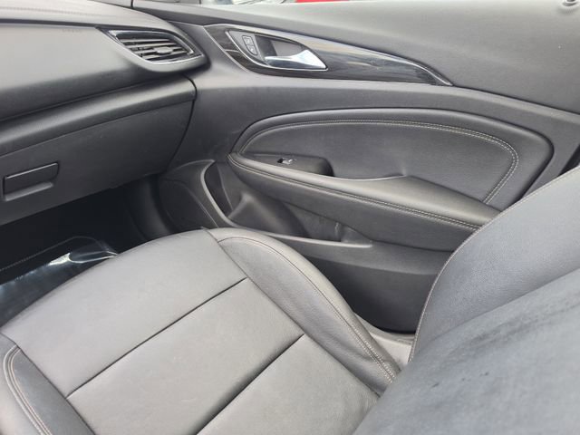 Used 2018 Buick Regal Essence w/ Driver Confidence Package #1 FWD image 16