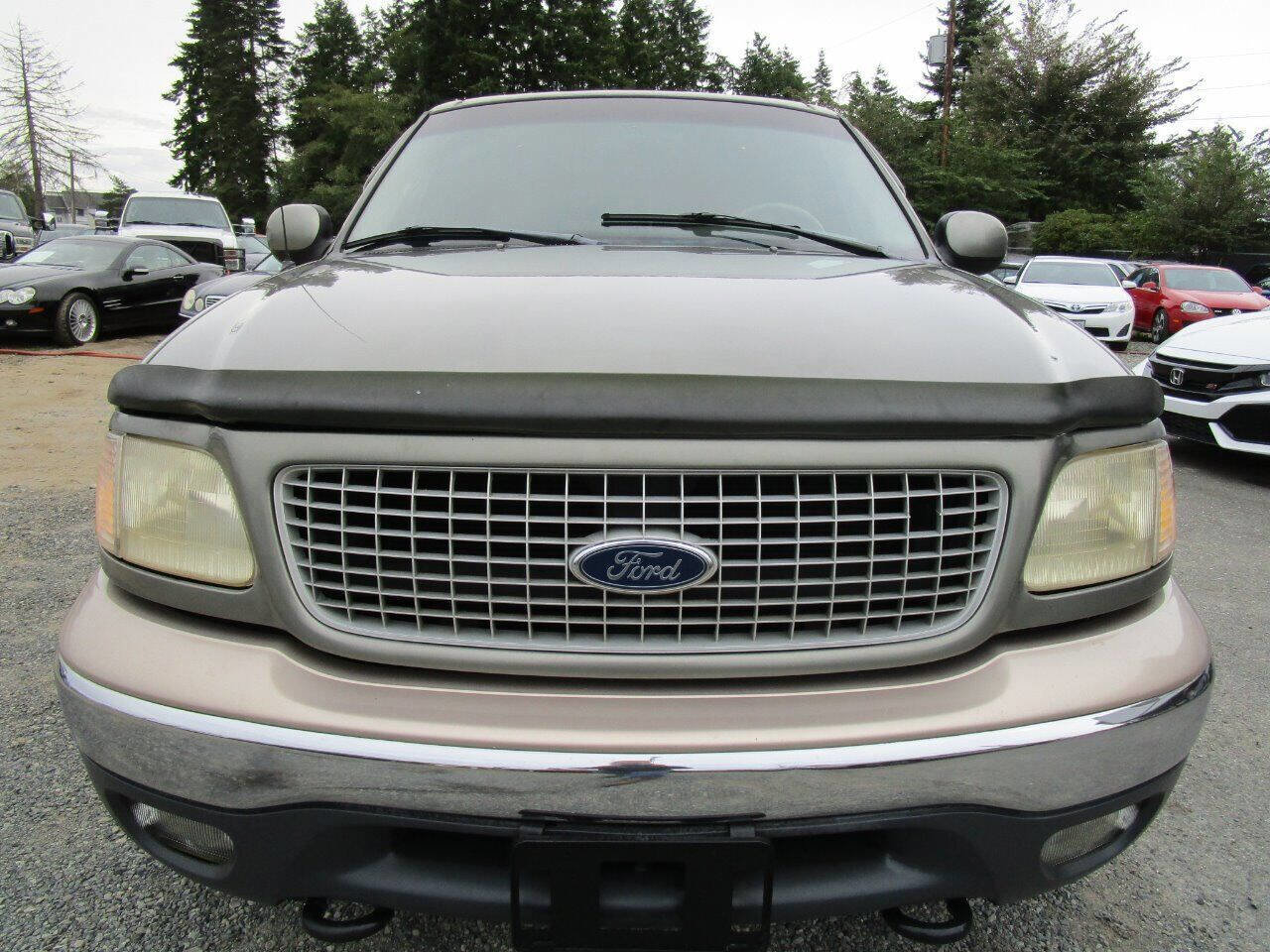 Used 1999 Ford Expedition XLT image 3