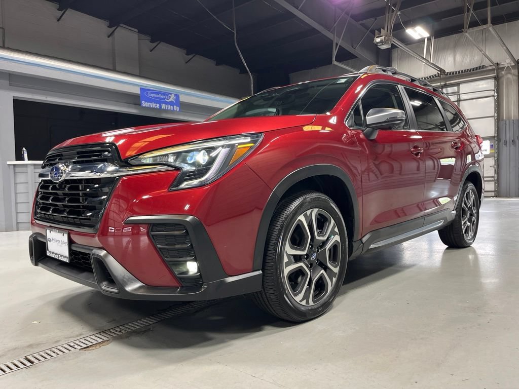 Used 2023 Subaru Ascent Limited w/ Technology Package AWD/4WD image 3