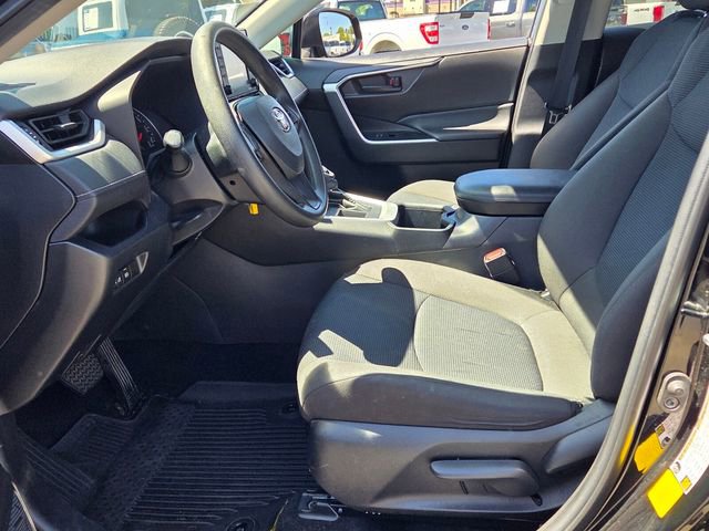 Used 2022 Toyota RAV4 LE image 11