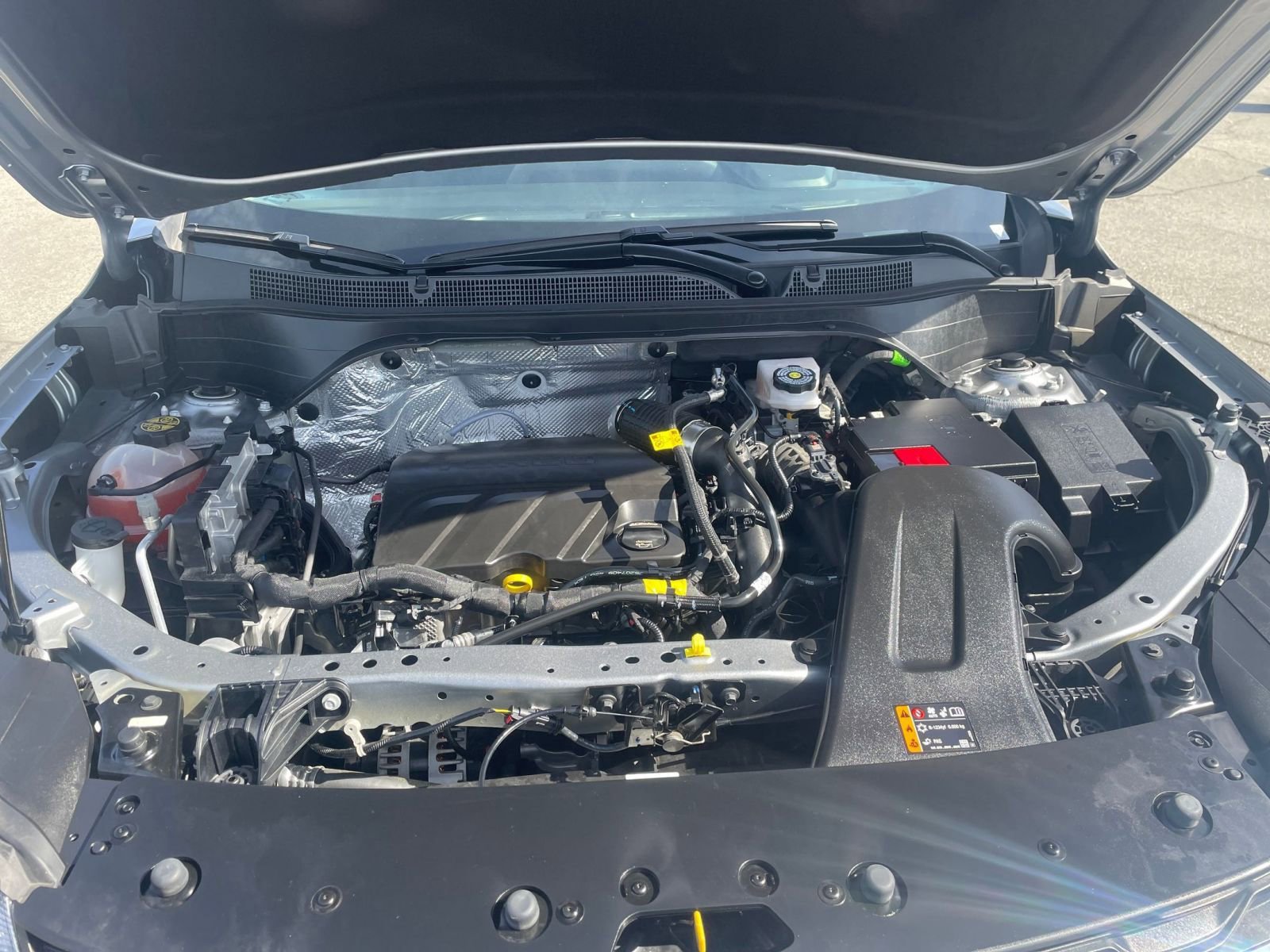 Used 2025 Chevrolet Trax LT w/ LT Convenience Package image 37