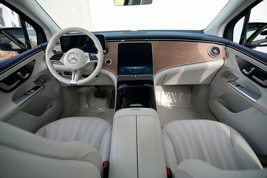 Used 2023 Mercedes-Benz EQE 500 4MATIC SUV image 44